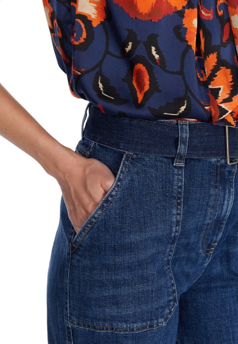 джинсы  универсального стиля с лицевой стороны