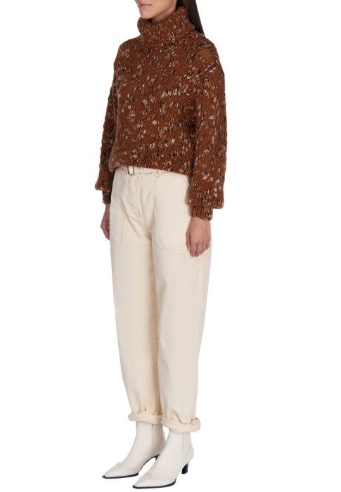 Товар белого цвета с внутренней стороны