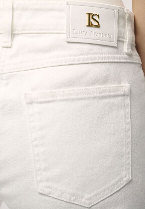 джинсы  из проверенных материалов спереди