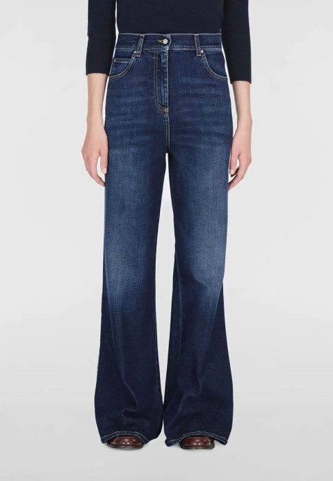 Товар синего цвета с внутренней стороны