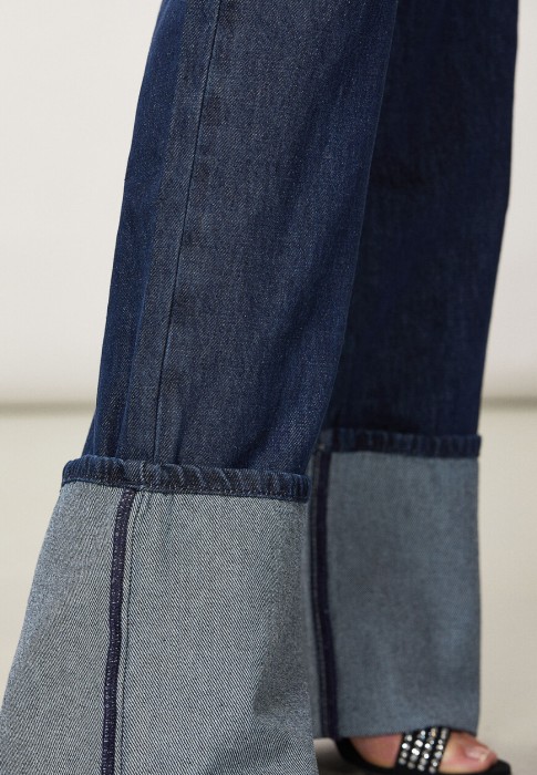 джинсы  из проверенных материалов спереди