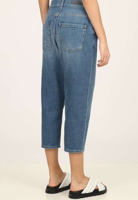 Товар синего цвета с внутренней стороны