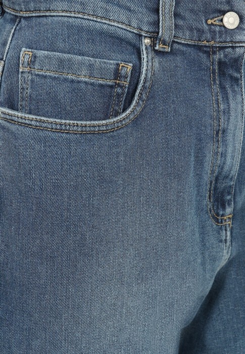 джинсы  из проверенных материалов спереди