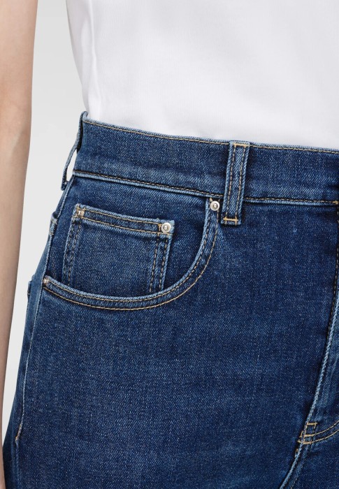 Товар синего цвета с внутренней стороны