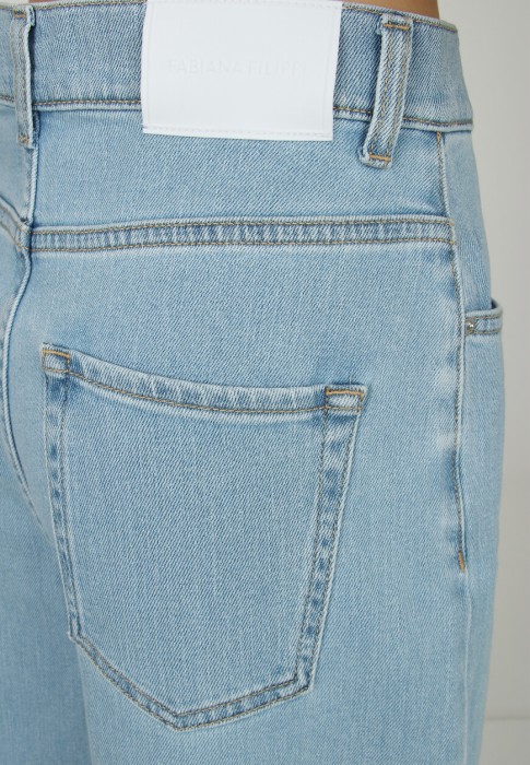 джинсы  из проверенных материалов спереди