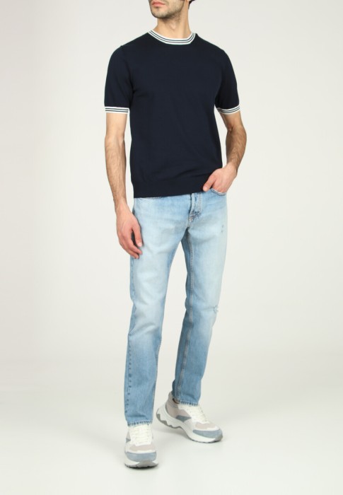 джинсы  по цене 37030 руб вид справа