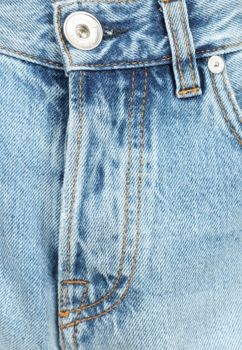 Товар синего цвета с внутренней стороны