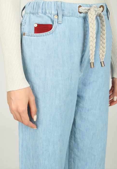 Товар голубого цвета с внутренней стороны