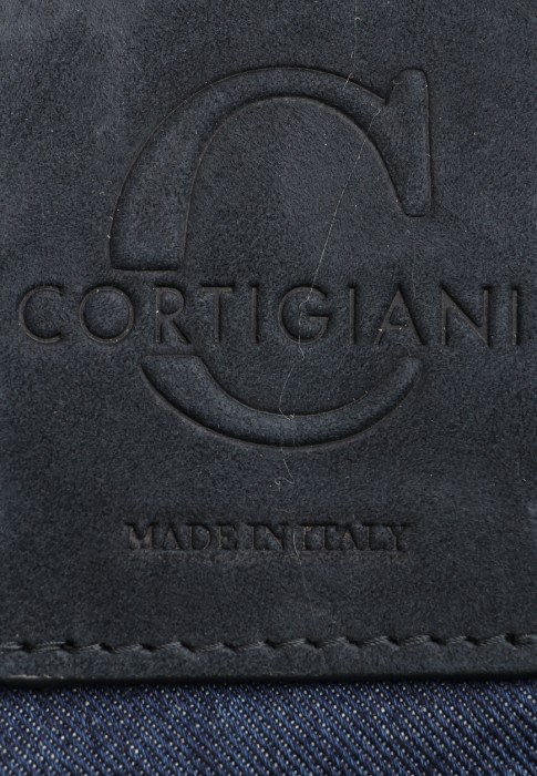 джинсы  по цене 39130 руб вид справа