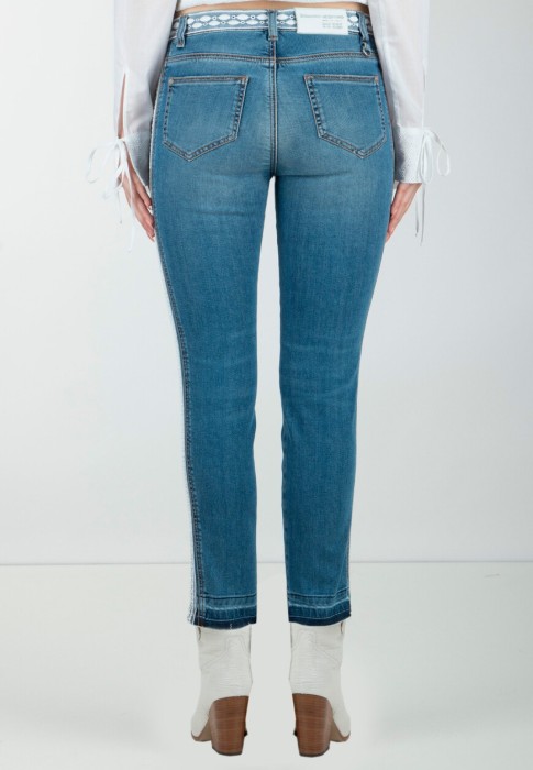 Товар голубого цвета с внутренней стороны