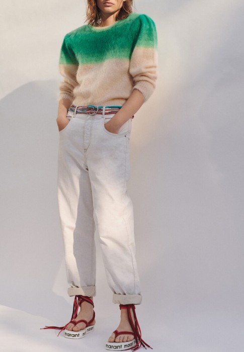 джинсы  по цене 23730 руб вид справа