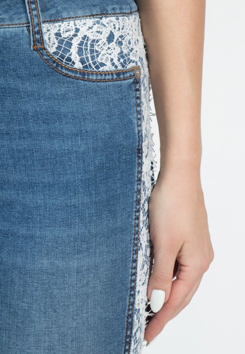 джинсы  из проверенных материалов спереди