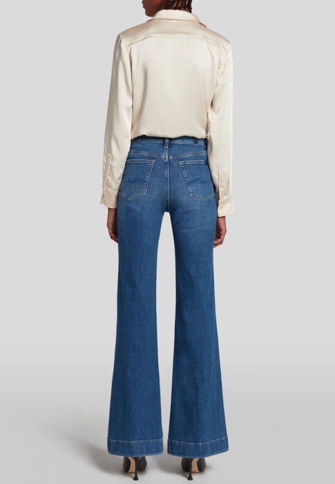 джинсы  из проверенных материалов спереди