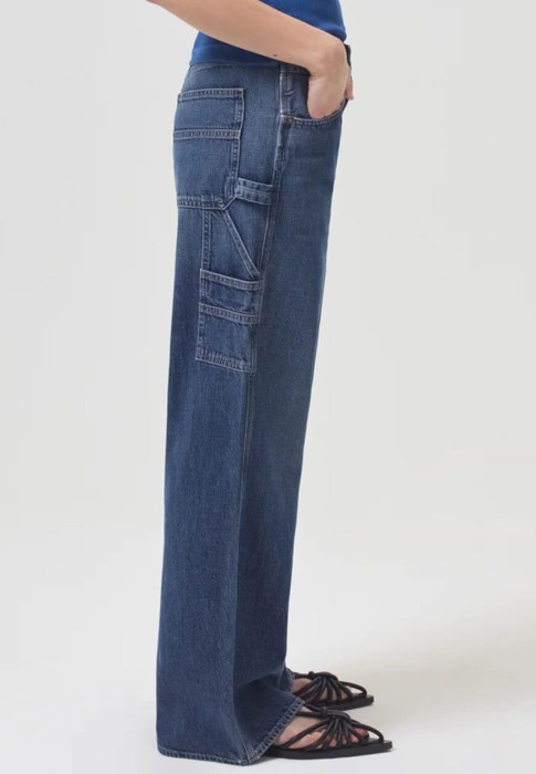 Товар синего цвета с внутренней стороны