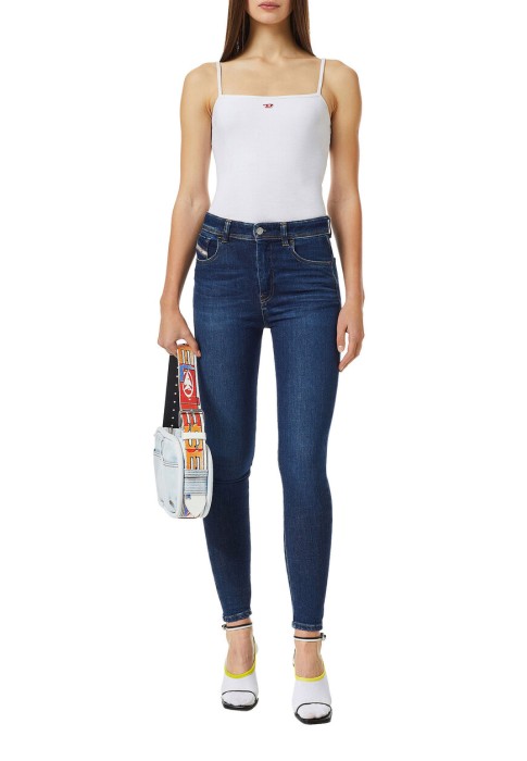 джинсы  от бренда diesel вид слева