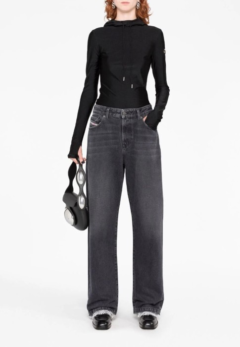 джинсы  от бренда diesel вид слева