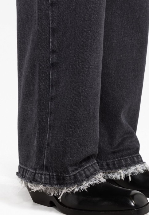 джинсы  из проверенных материалов спереди