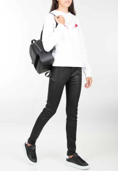 джинсы  по цене 16730 руб вид справа