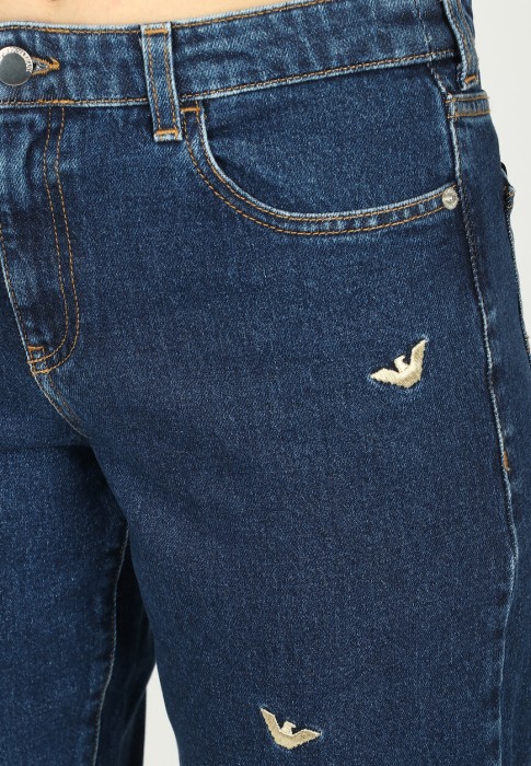 Товар синего цвета с внутренней стороны