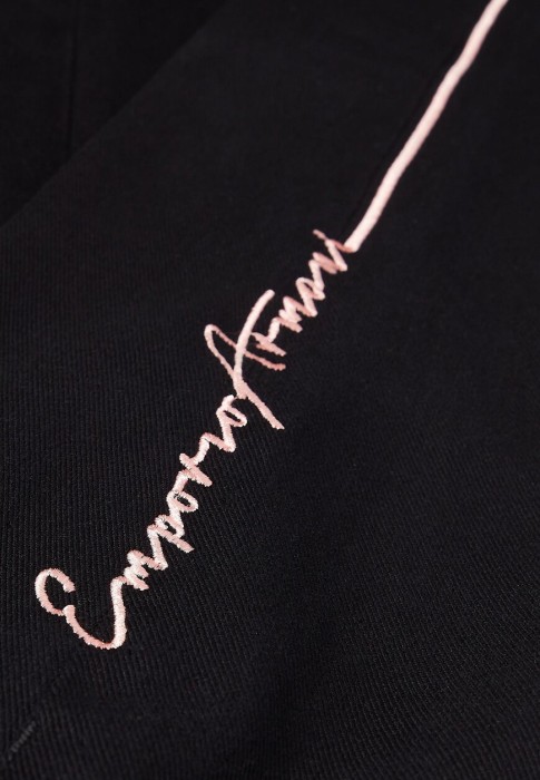 Продукция для женщин фото