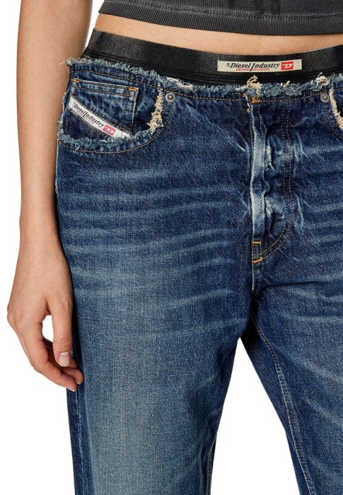 джинсы  из проверенных материалов спереди