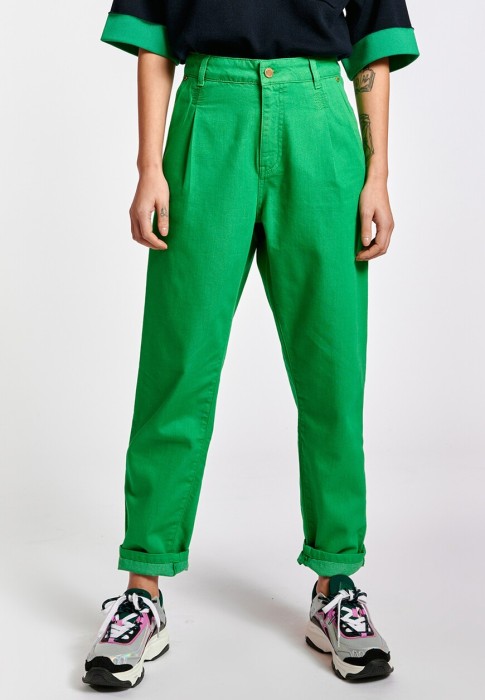 джинсы  - качественный продукт вид сбоку