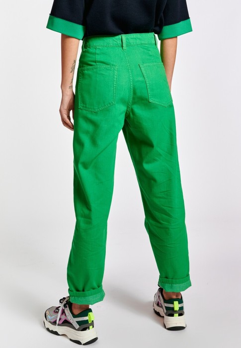 Товар зеленого цвета с внутренней стороны