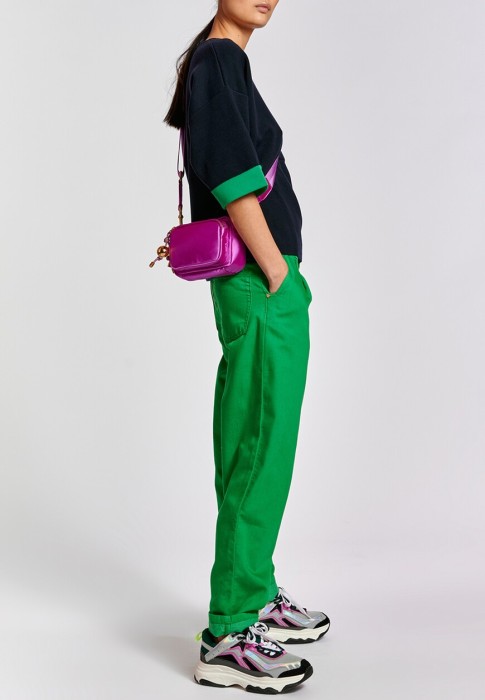 джинсы  универсального стиля с лицевой стороны