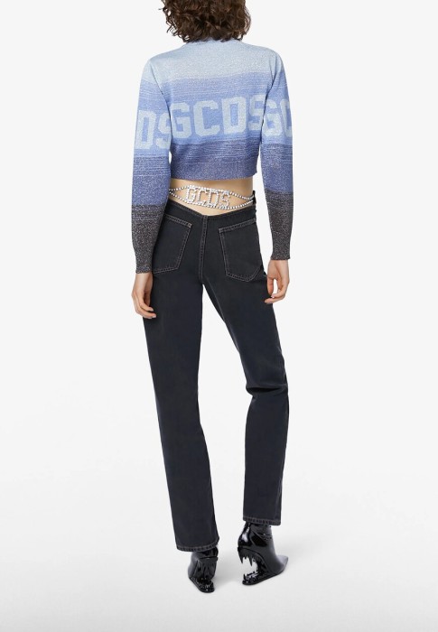 Товар черного цвета с внутренней стороны