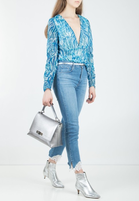 джинсы  - качественный продукт вид сбоку