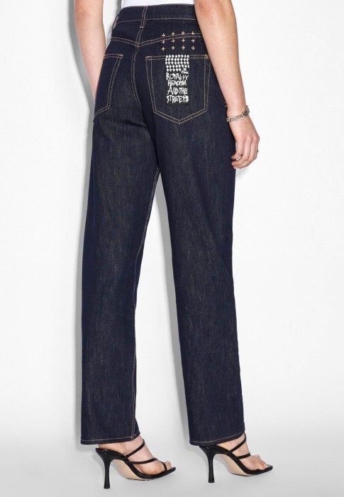 джинсы  из проверенных материалов спереди