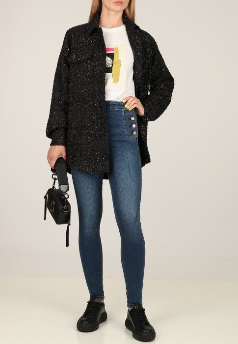 джинсы  от известного бренда вид слева