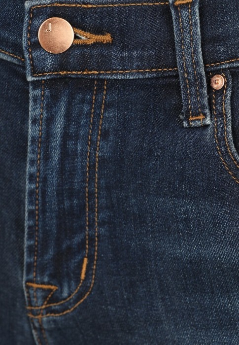 Товар синего цвета с внутренней стороны