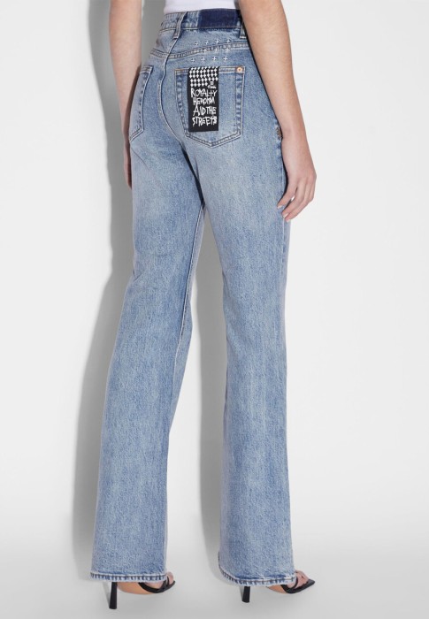 Товар синего цвета с внутренней стороны