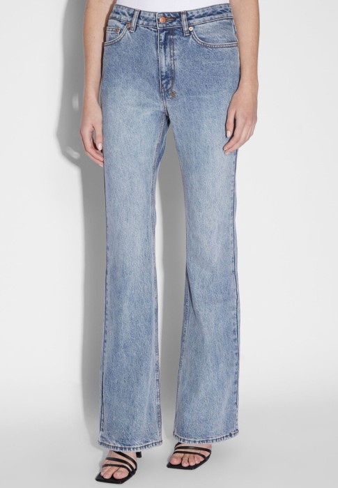 джинсы  из проверенных материалов спереди