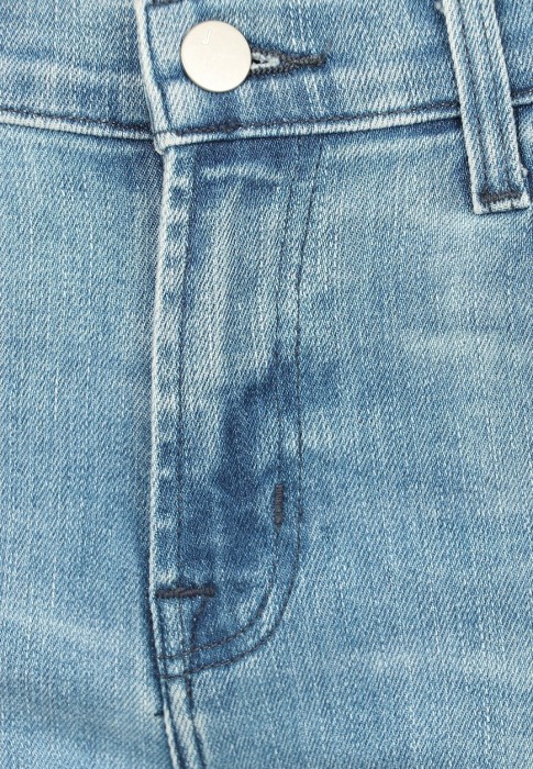 Товар голубого цвета с внутренней стороны