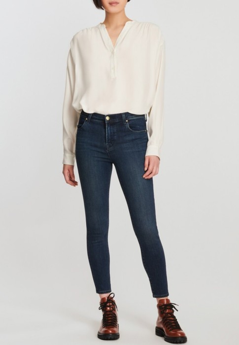 джинсы  по цене 35210 руб вид справа