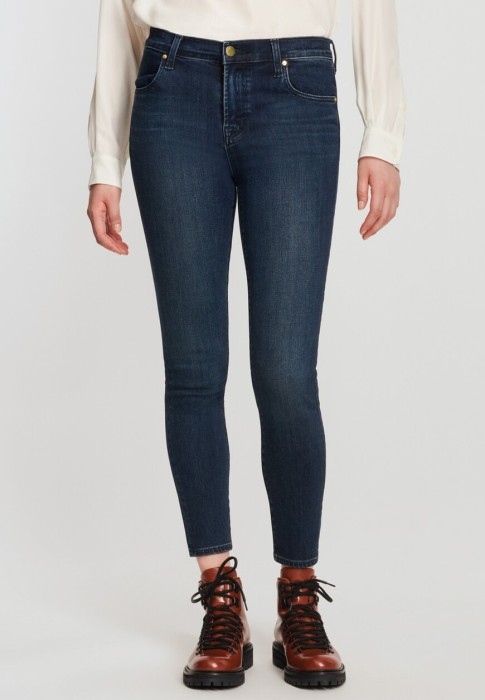 Товар синего цвета с внутренней стороны