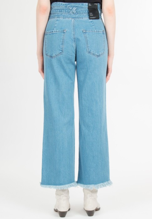 Товар голубого цвета с внутренней стороны