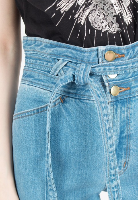 джинсы  из проверенных материалов спереди