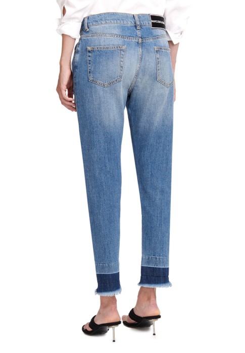 Товар синего цвета с внутренней стороны