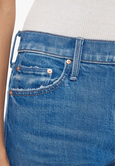 Товар синего цвета с внутренней стороны