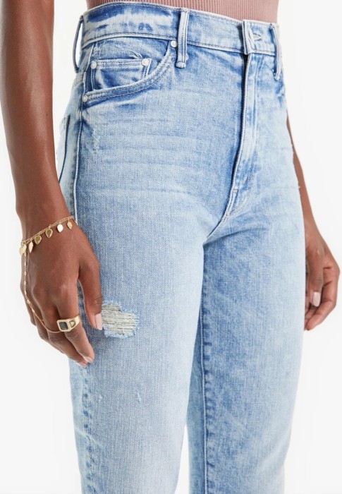 Товар голубого цвета с внутренней стороны