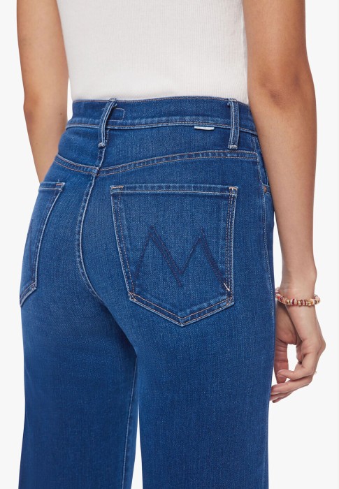 джинсы  из проверенных материалов спереди