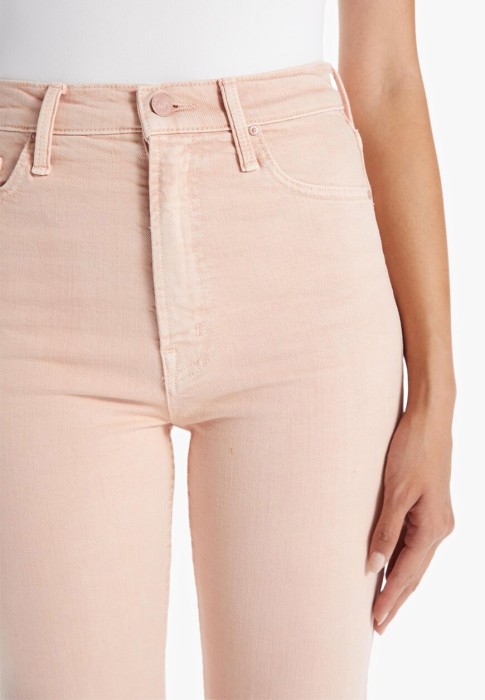 Товар розового цвета с внутренней стороны