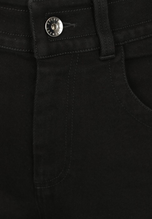 джинсы  из проверенных материалов спереди