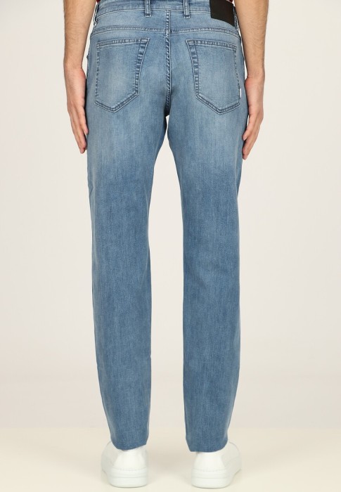 джинсы  из италии вид сбоку