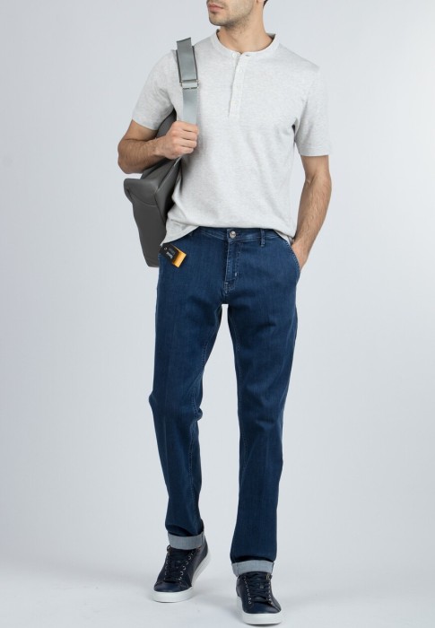 Товар синего цвета с внутренней стороны