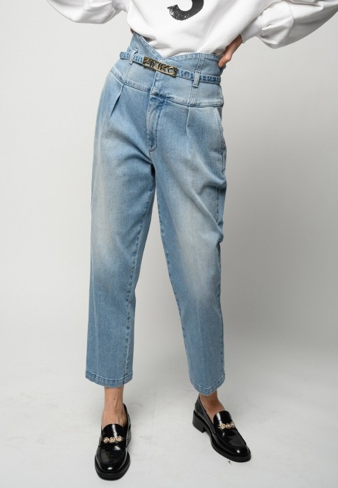 джинсы  из проверенных материалов спереди