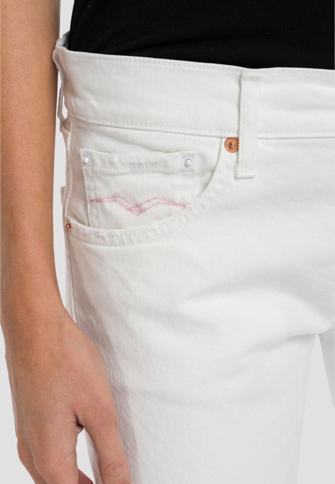 джинсы  из проверенных материалов спереди